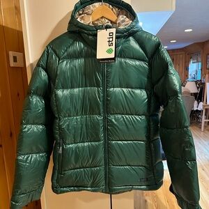 XL Stio Down Hooded Puffer Jacket. New/Tags! Dark green.  Great winter coat!